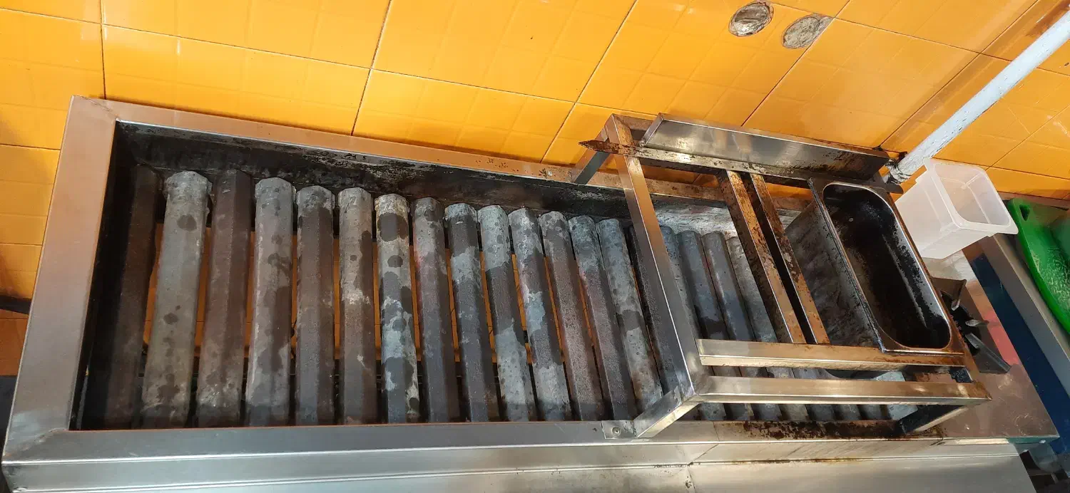 دوتا یخچال ویترینی و منقل۲متری گازی|کافی‌شاپ و رستوران|آمل, |دیوار