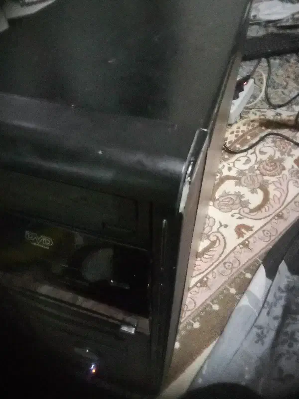 کیس|رایانه رومیزی|پیشوا, |دیوار