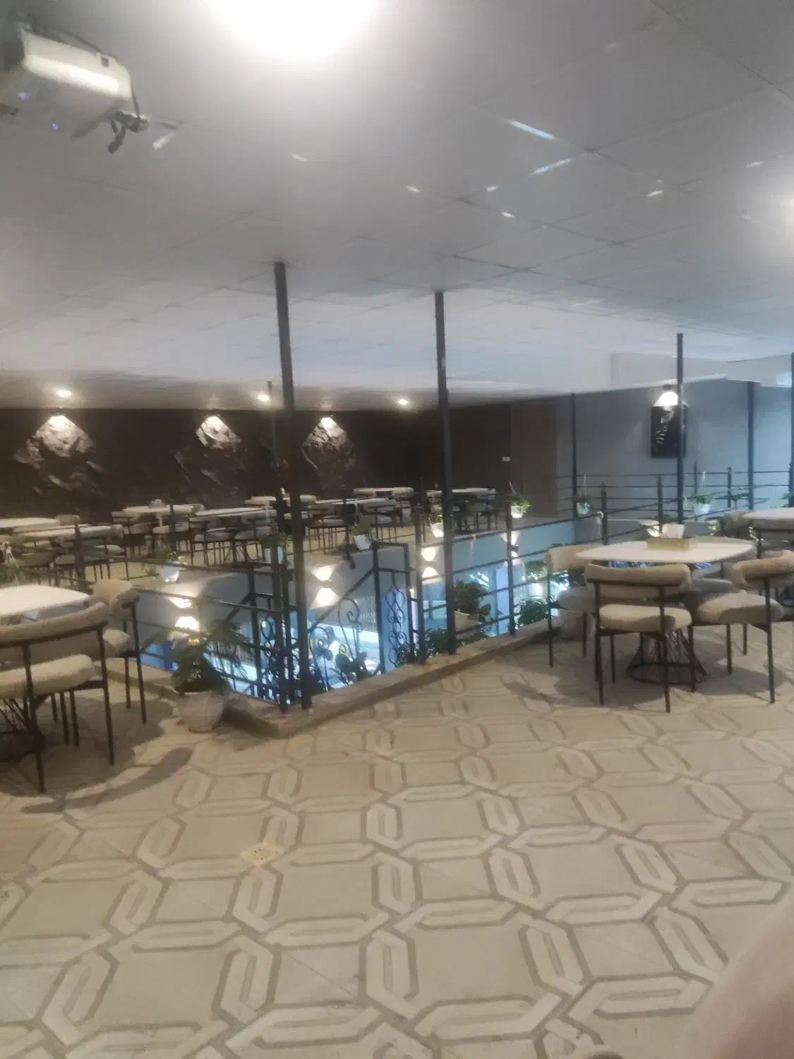 نیروی اشپزخانه|استخدام خدمات فروشگاه و رستوران|ایلام, |دیوار