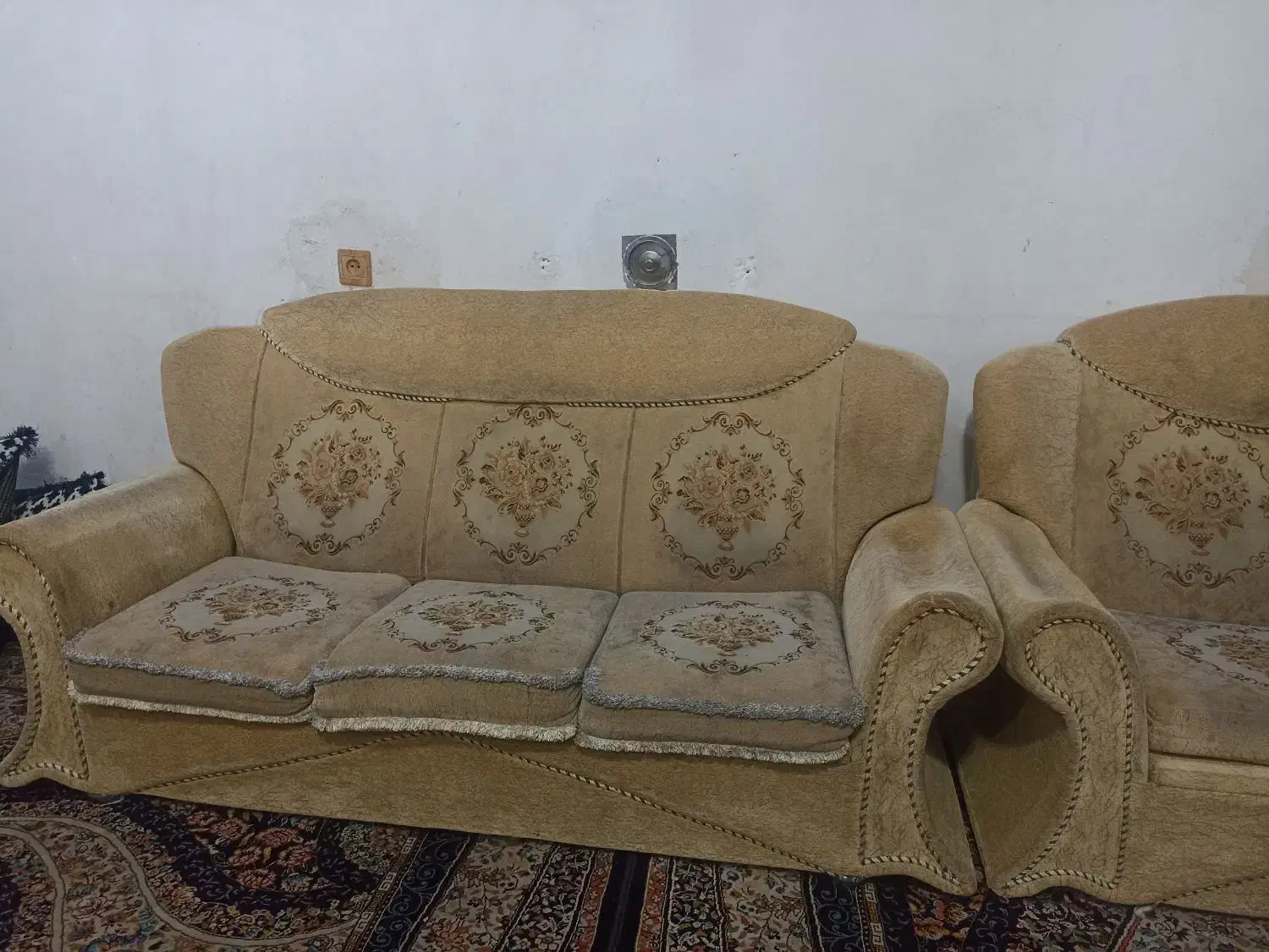 مبل|مبلمان خانگی و میز عسلی|کوه چنار, |دیوار