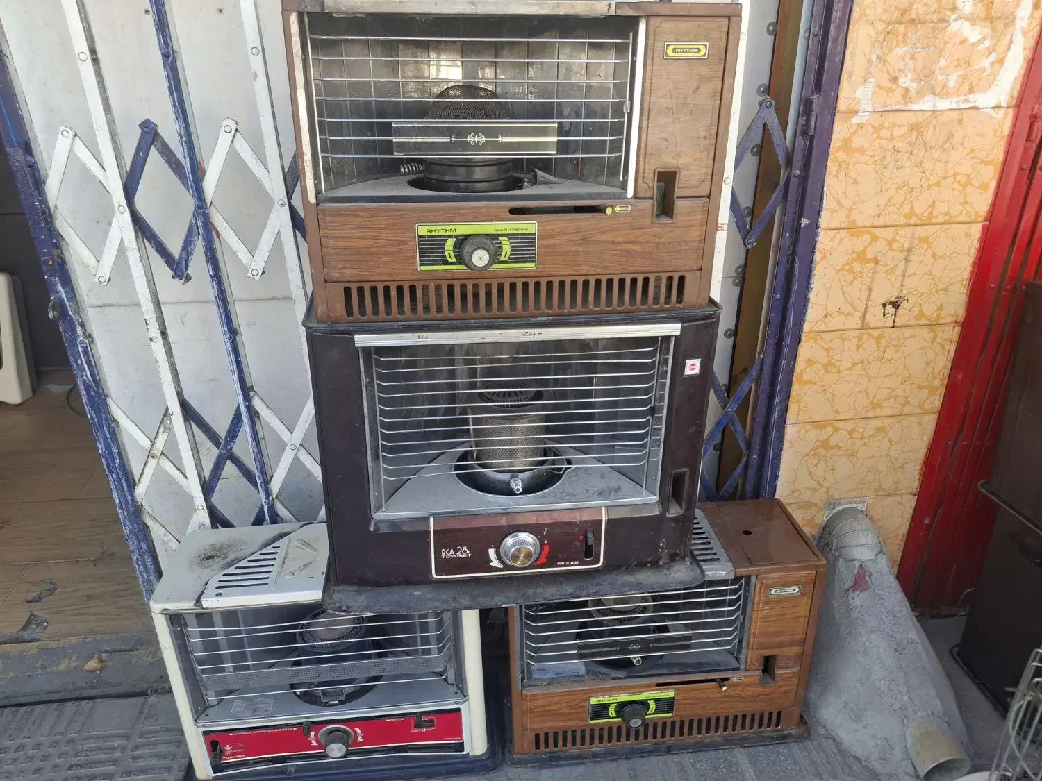 تعدادی بخاری نفتی ژاپنی قیمت مناسب|بخاری، هیتر، شومینه|کرمان, |دیوار