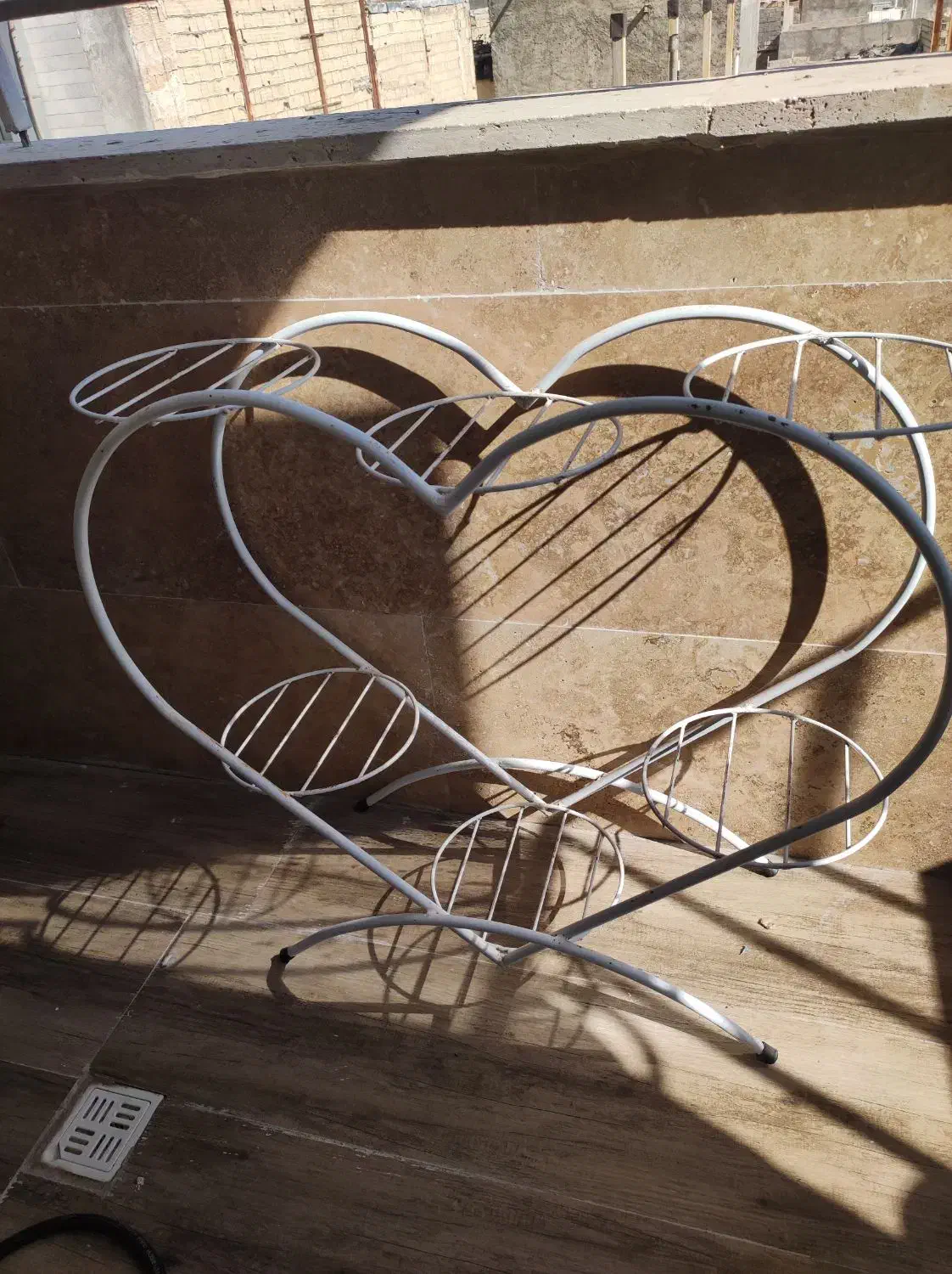 پایه گلدان قلبی|گل و گیاه طبیعی|رباطکریم, رباطکریم|دیوار