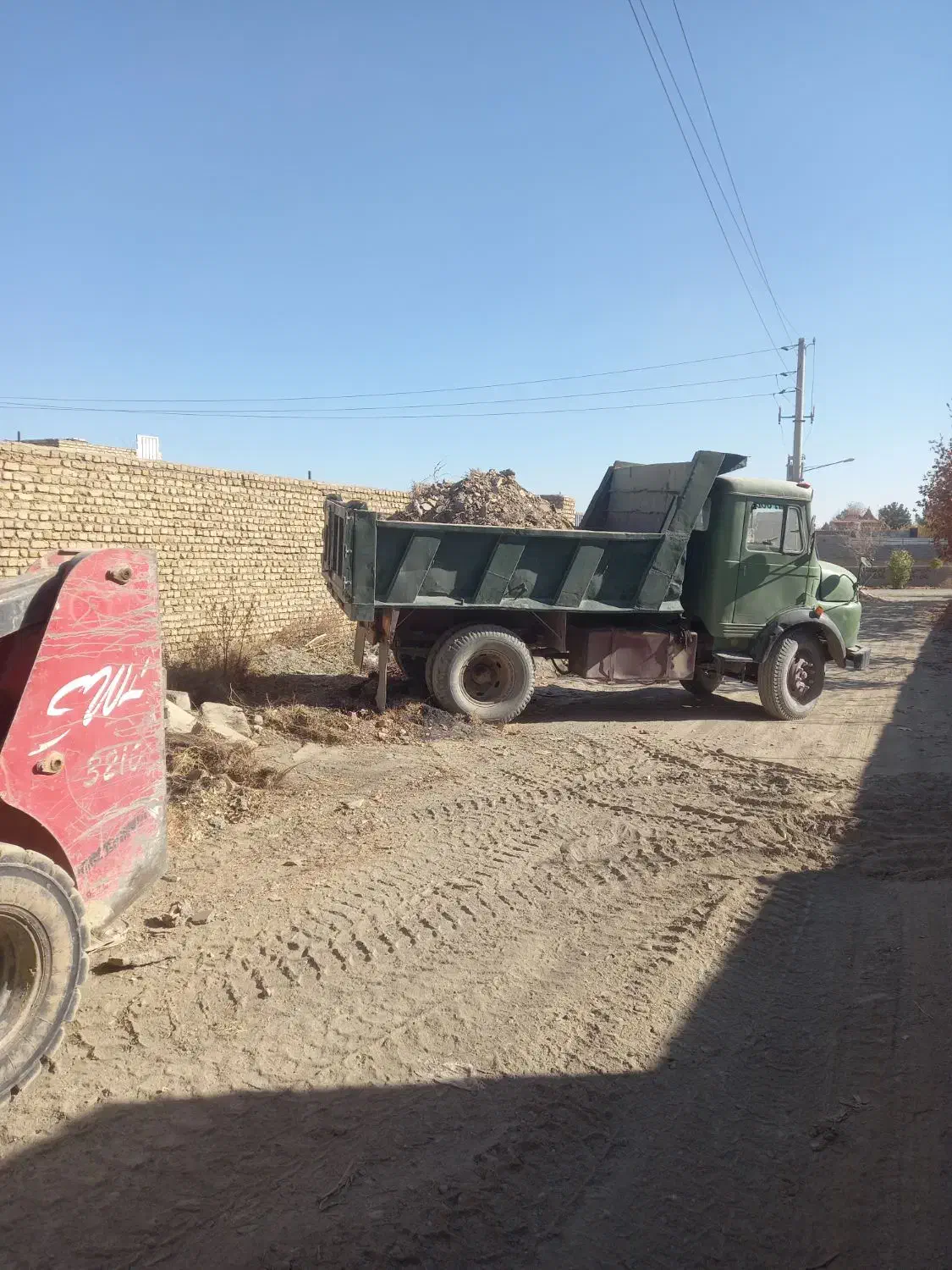 بابکت توماس مینی لودر|خدمات حمل و نقل|گلبهار, نوبهار|دیوار