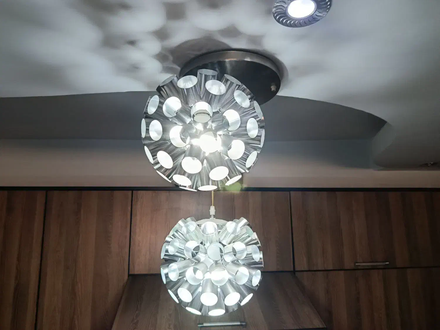 لوستر آلومینیومی ۳شاخه خوشگل|لوستر و چراغ آویز|فردیس, فرامرزیه|دیوار