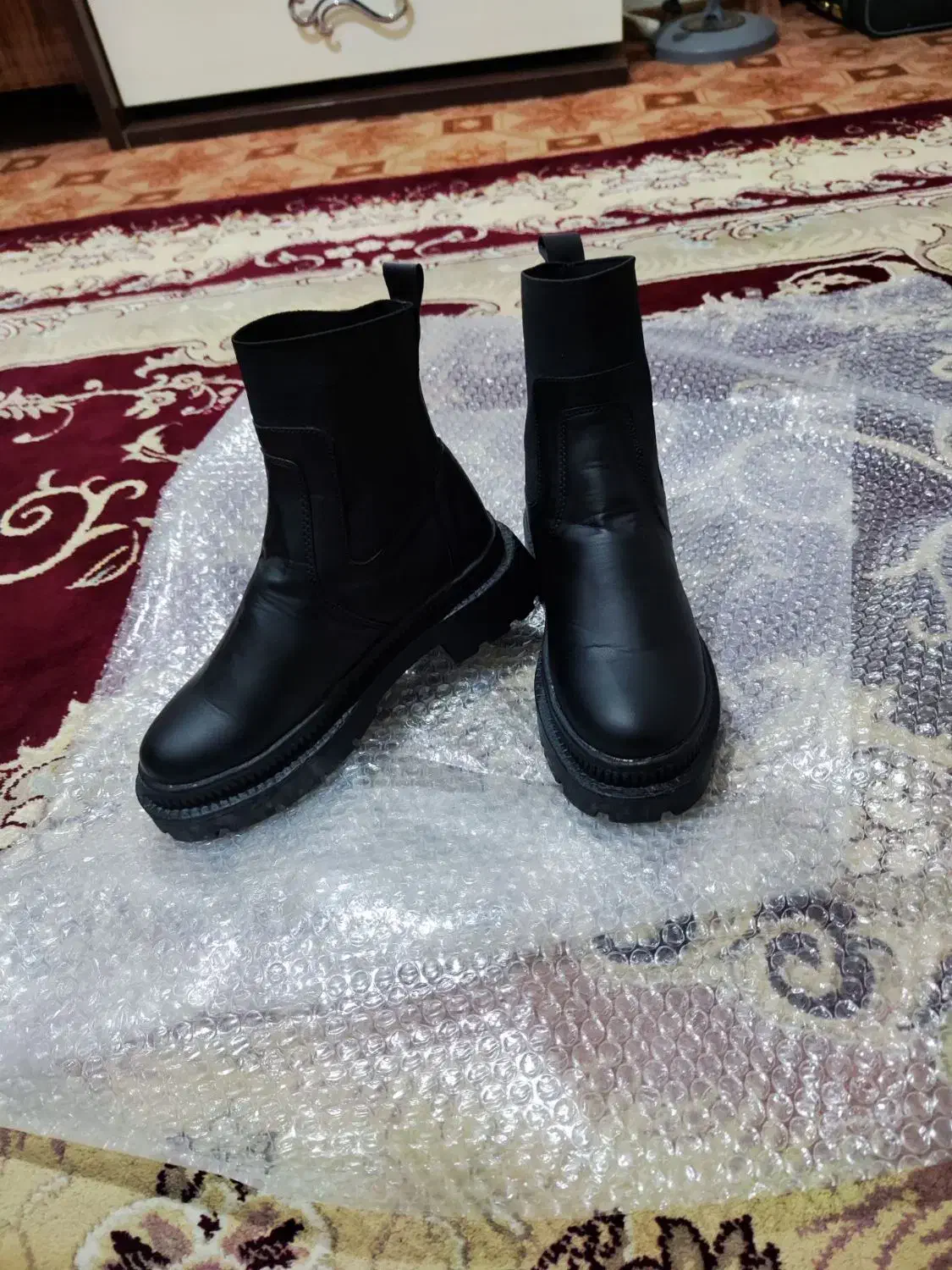 پوتین|کیف، کفش، کمربند|گرگان, |دیوار