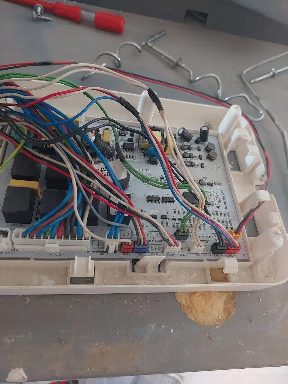 تعمیر و عیب یابی یخچالهای خانگی و صنعتی|خدمات پیشه و مهارت|صباشهر, |دیوار