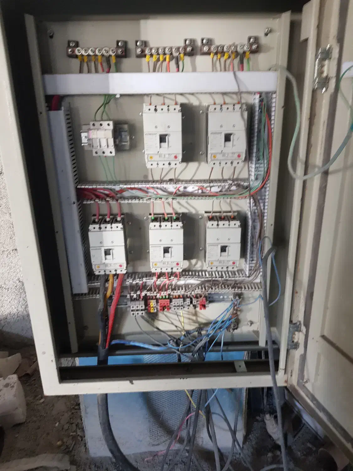 برق صنعتی -تابلو برق|خدمات پیشه و مهارت|کرمان, |دیوار