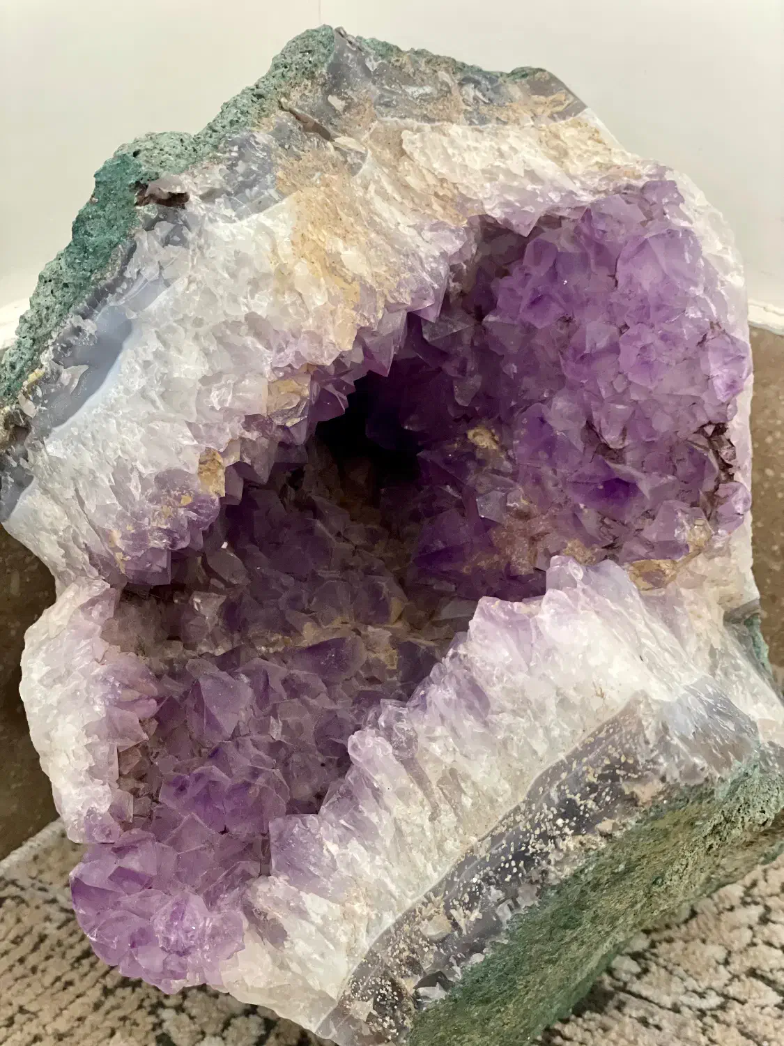 سنگ|جواهرات|تربتحیدریه, باغ ملی|دیوار