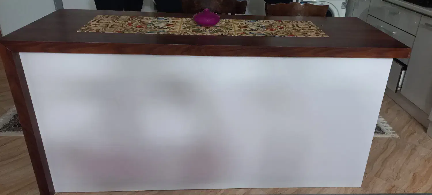 ۲عدد صندلی و یک اپن کاملا نو و بدون زدگی|میز و صندلی غذاخوری|سمنان, |دیوار