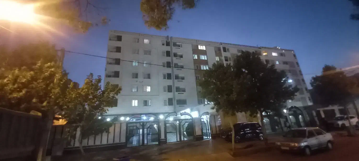 فروش یک واحد آپارتمان بر خیایان|فروش آپارتمان|شیراز, سجادیه|دیوار