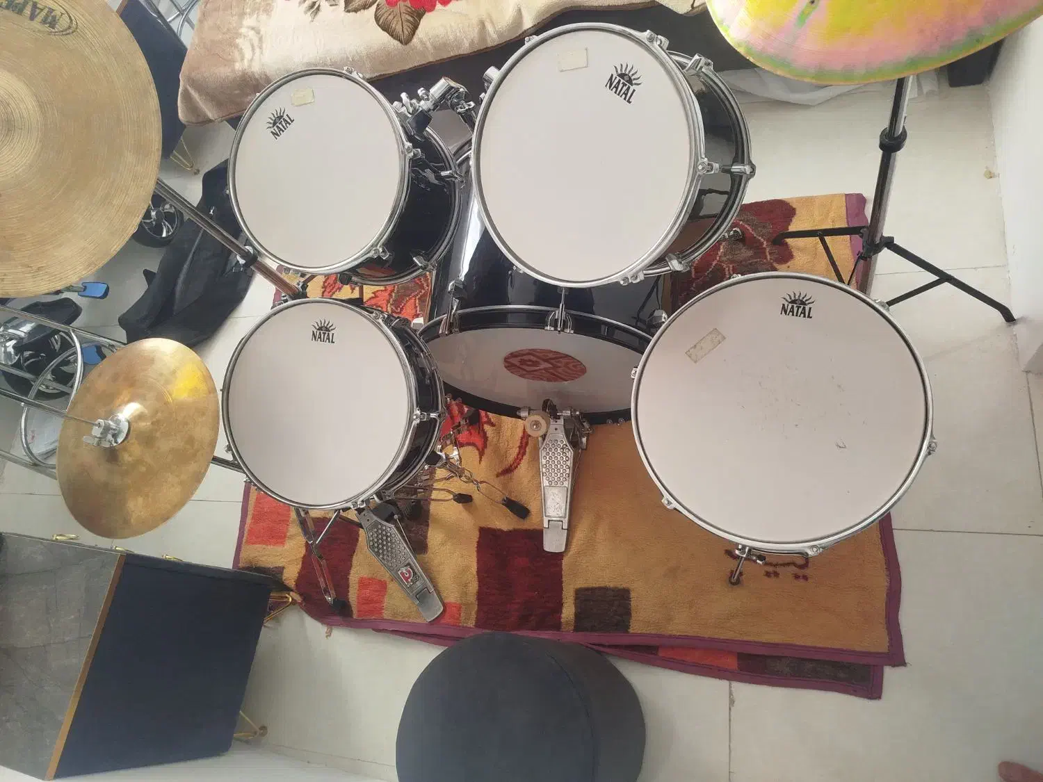 درام پرکاشن|درام و پرکاشن|مشهد, نوید|دیوار