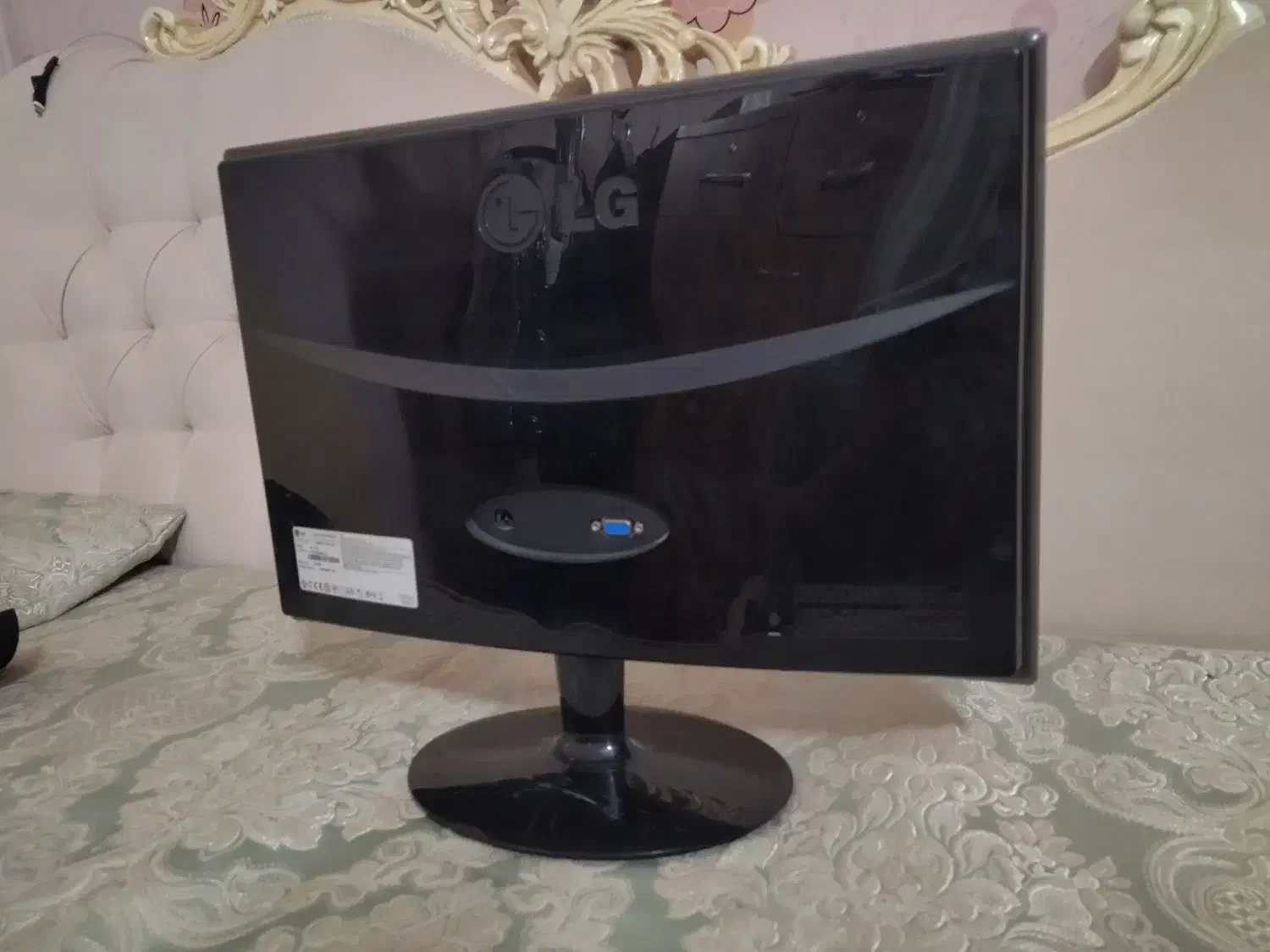 مانیتور ال جی LG Flatron E1940|قطعات و لوازم جانبی رایانه|تهران, علم و صنعت|دیوار