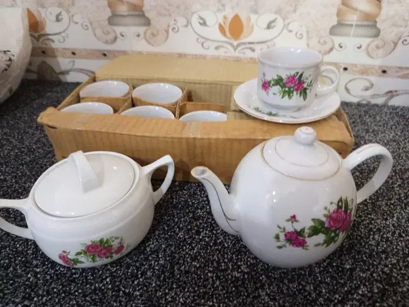 سرویس چای خوری قدیمی گلسرخی|ظروف سرو و پذیرایی|هندیجان, |دیوار