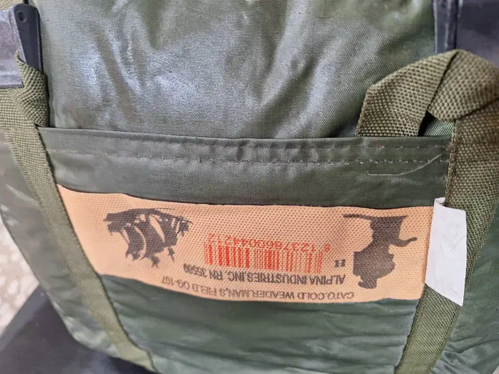 تعدادی وسیله|چرخ خیاطی و ریسندگی|آستانه اشرفیه, |دیوار