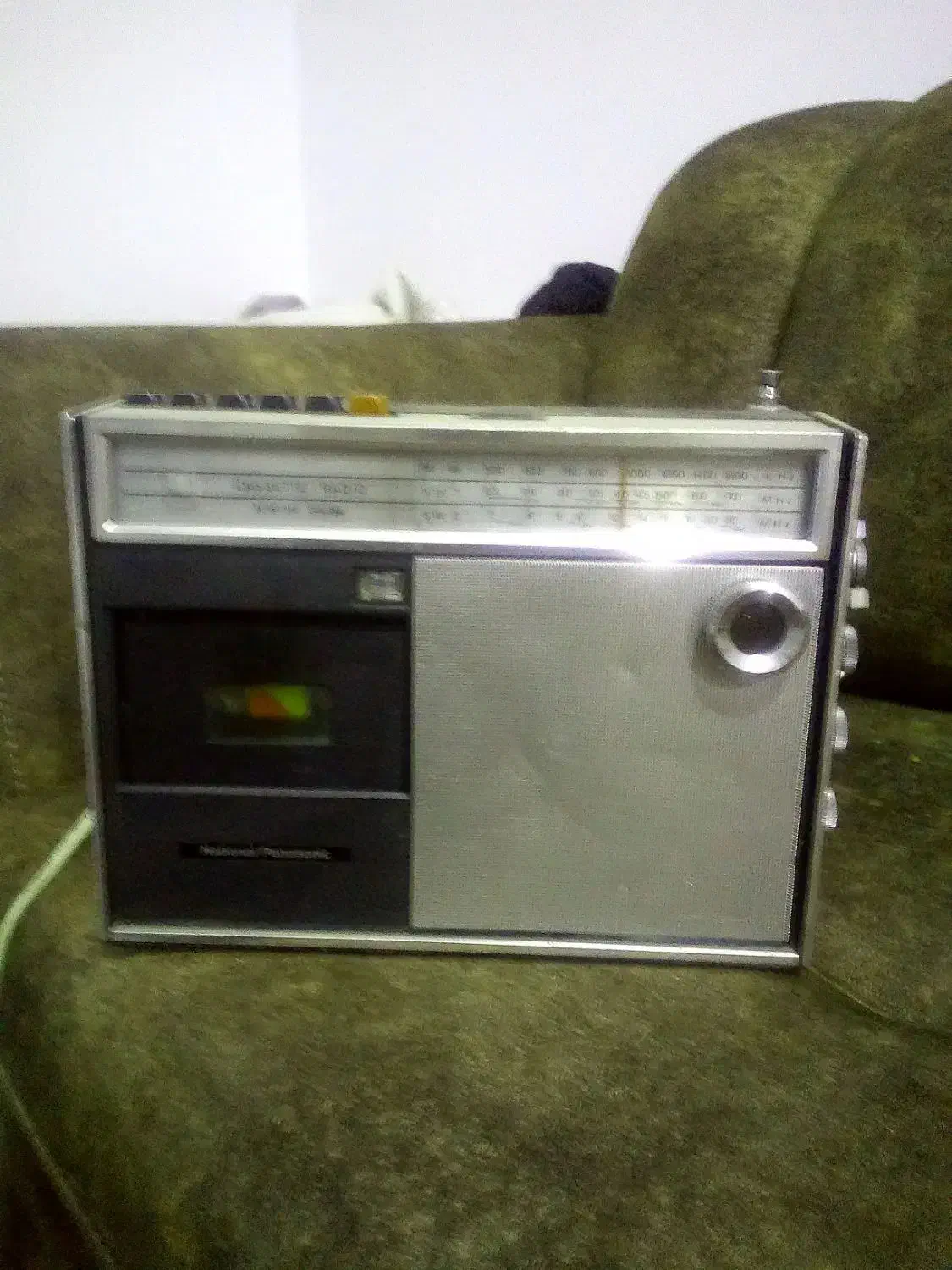 رادیوهای قدیمی فروخته میشود|کلکسیون اشیاء عتیقه|میاندوآب, |دیوار