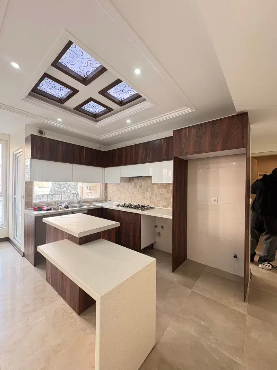 ۹۵ متر/نوساز کلید نخورده/تک واحدی/گذر برند غربی ها