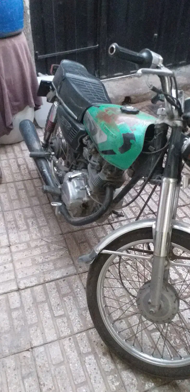 هندا ۱۲۵ سی جی|موتورسیکلت|پاکدشت, حصار امیر|دیوار