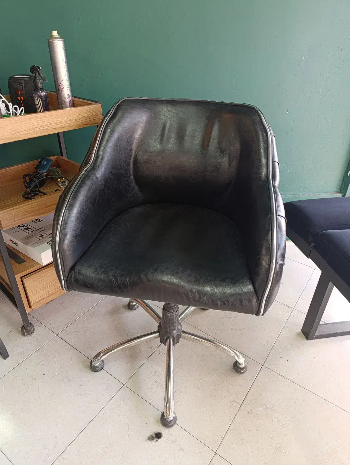 صندلی ارایشگاه|آرایشگاه و سالن‌های زیبایی|مشهد, تربیت (صدف)|دیوار