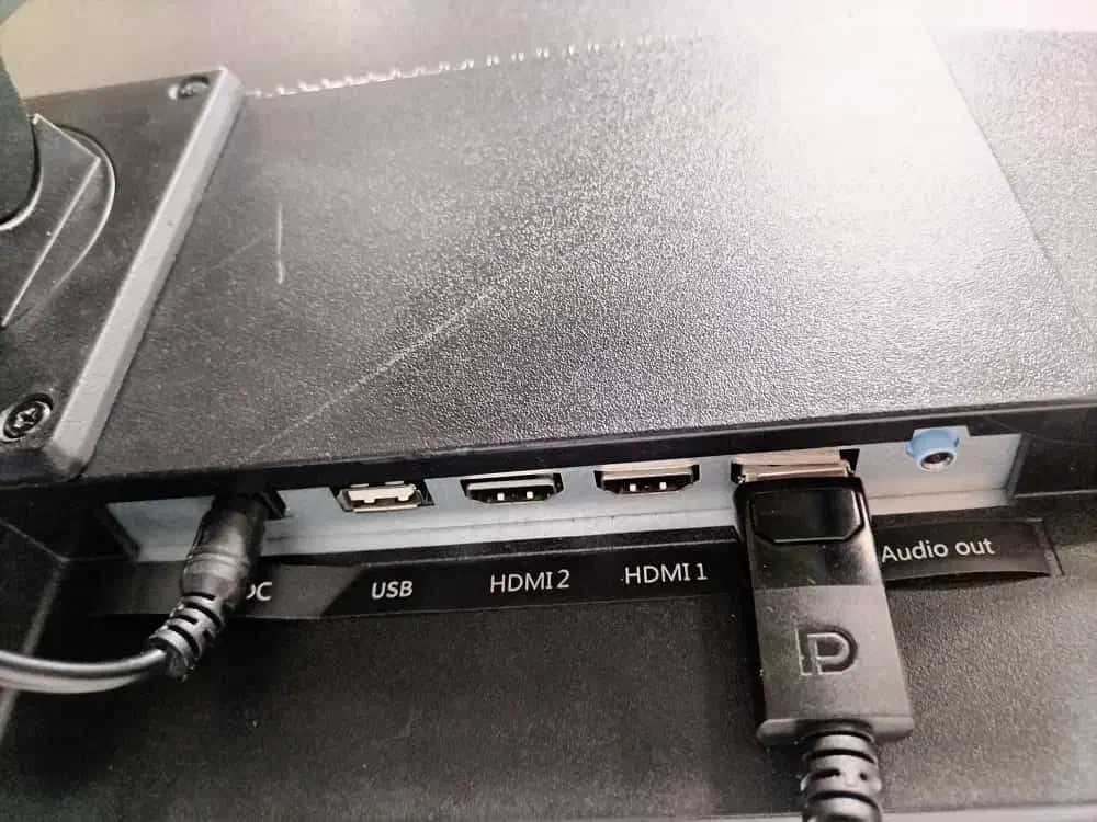 مانیتور 27 اینچ با ورودی‌های متنوع|تلویزیون و پروژکتور|مشهد, کوشش|دیوار