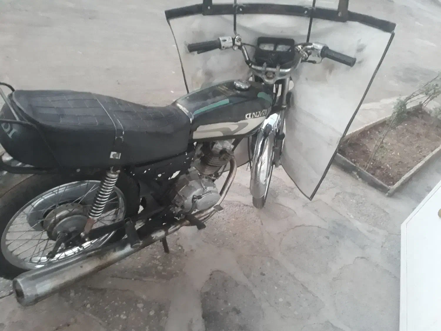 موتور هندا مدل ۸۳ پلاک قدیم|موتورسیکلت|سبزوار, هویزه|دیوار