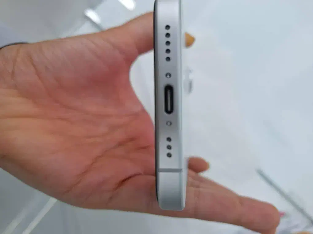 اپل iPhone 16 با حافظهٔ ۱۲۸ گیگابایت|موبایل|قشم, |دیوار