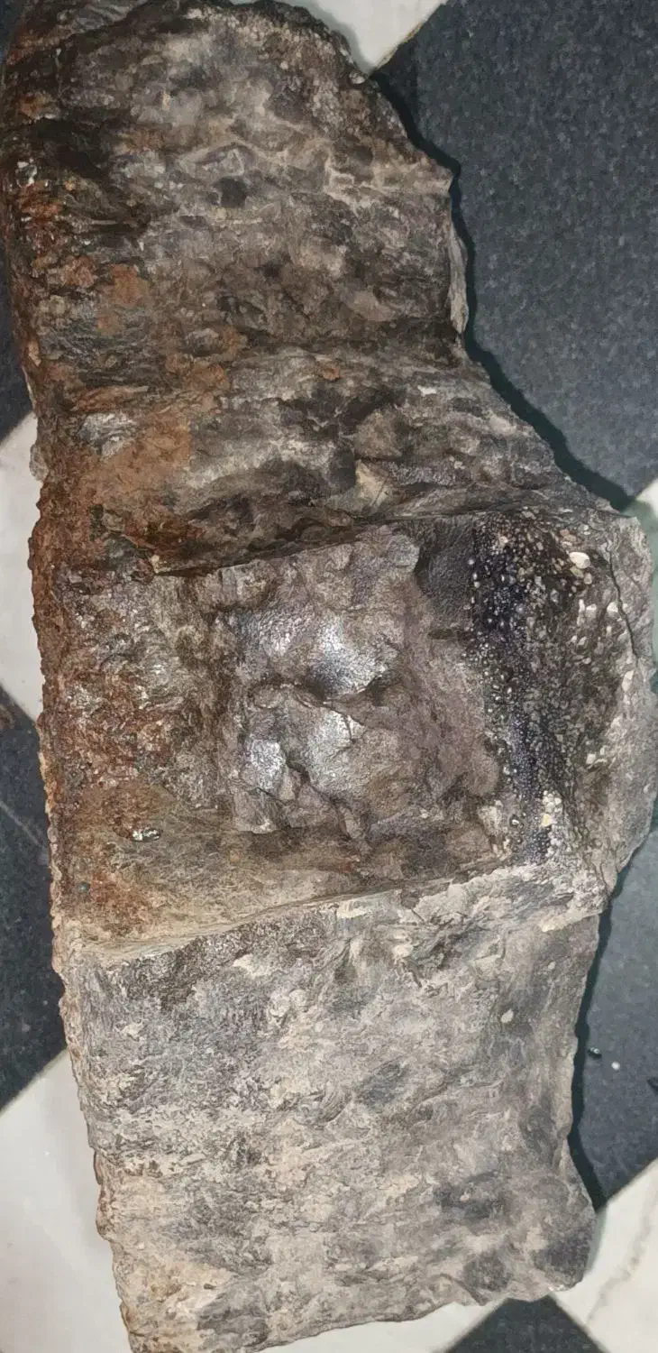 شهاب سنگ|کلکسیون اشیاء عتیقه|ساوه, |دیوار