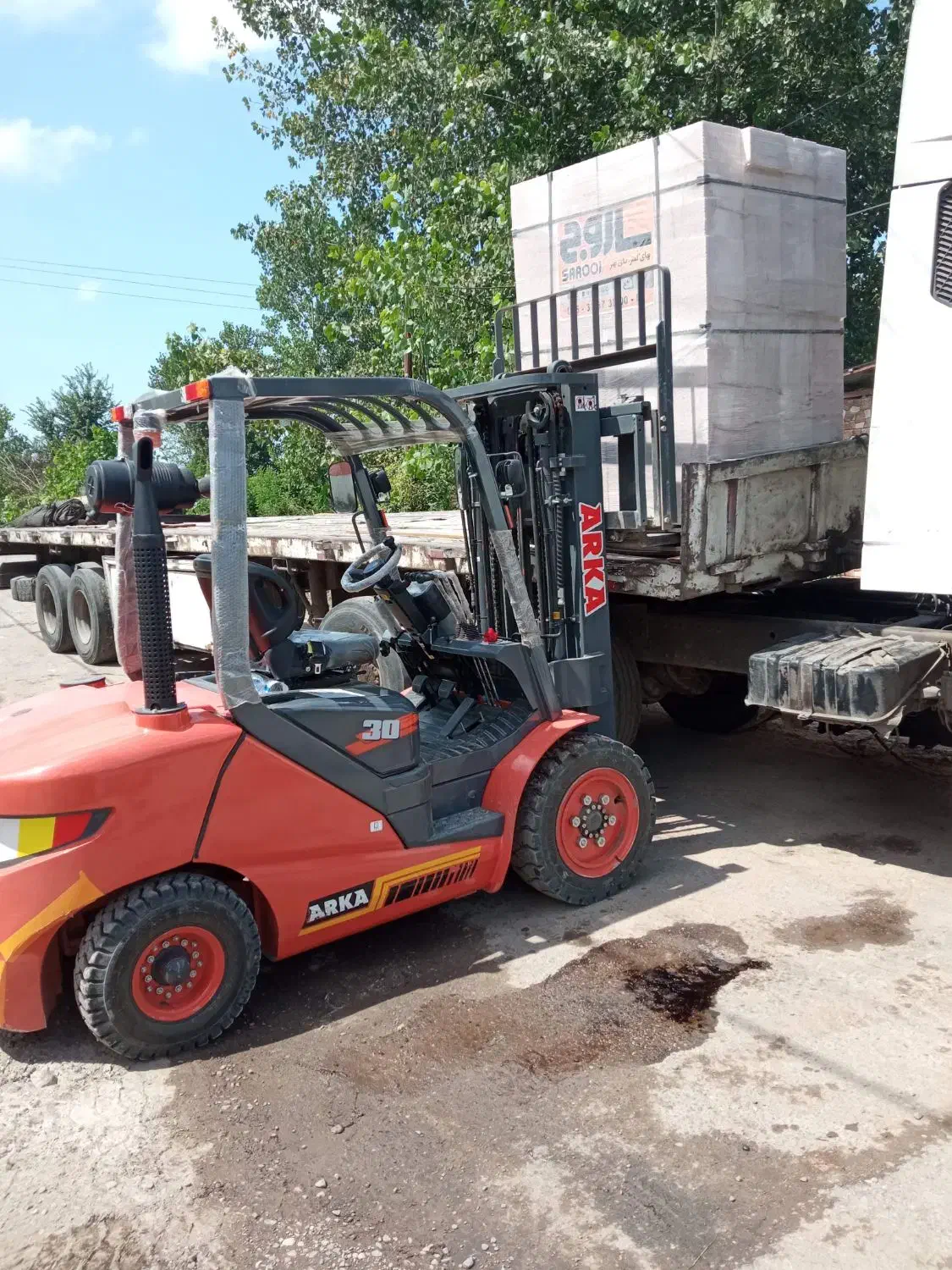 لیفتراک روزانه و هفتگی و ساعتی وماهانه|خدمات حمل و نقل|رشت, لاکان|دیوار