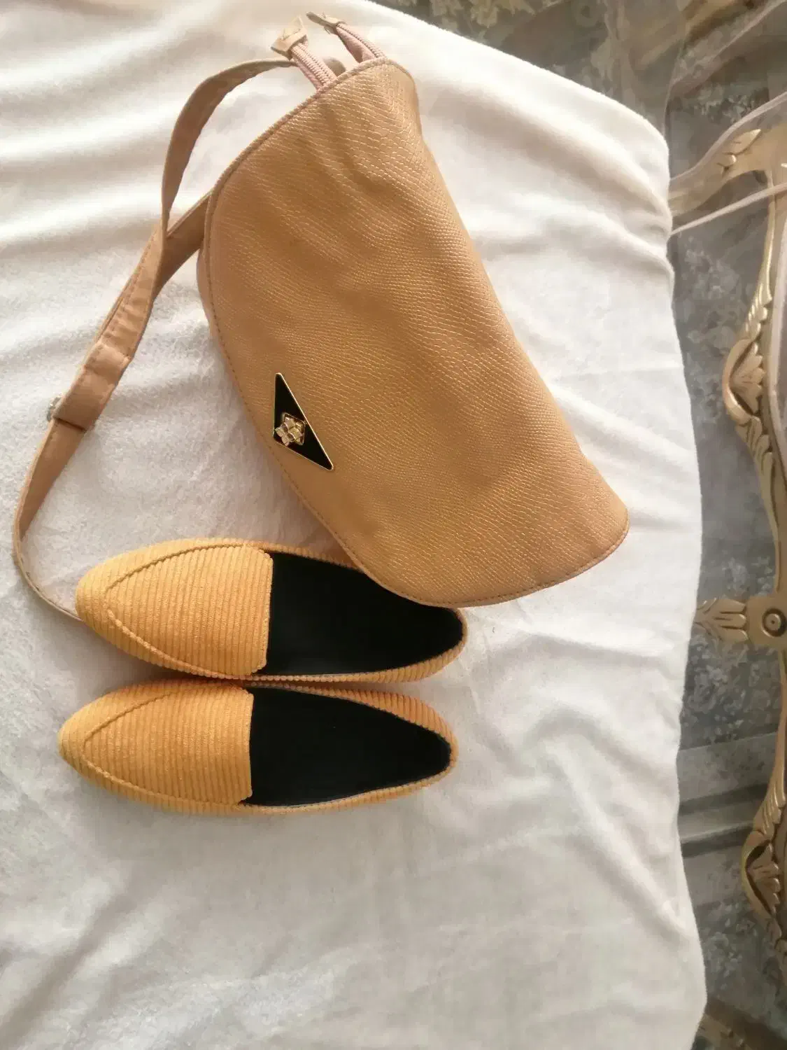 لباس و کیف|کیف، کفش، کمربند|اصفهان, برازنده|دیوار