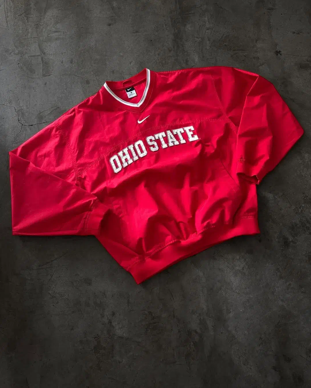 دورس تاناکورا عمدع|لباس|تهران, فلسطین (میدان انقلاب)|دیوار