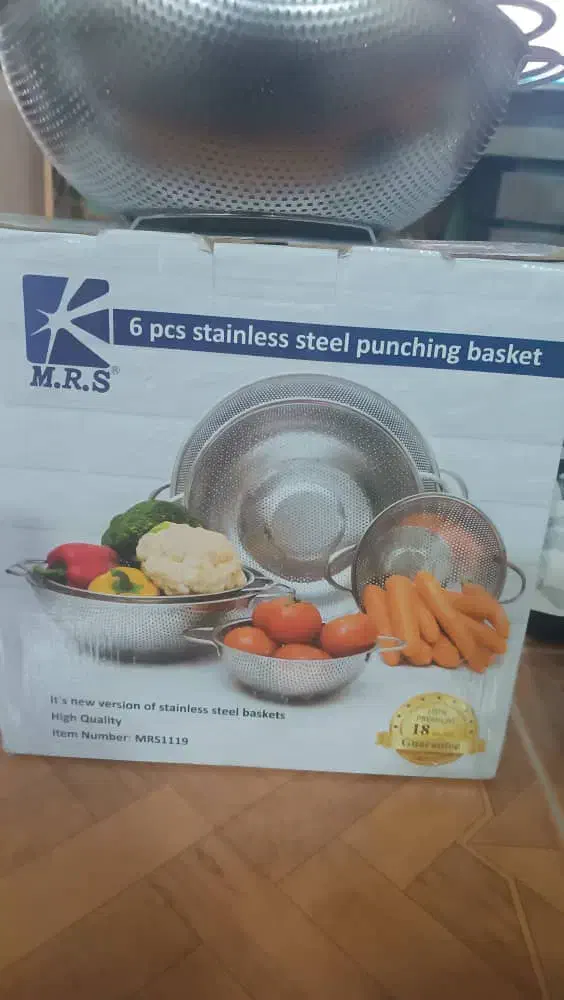 تعدادی وسایل خونه  نونوداخل کارتن|ظروف سرو و پذیرایی|ایوان, |دیوار