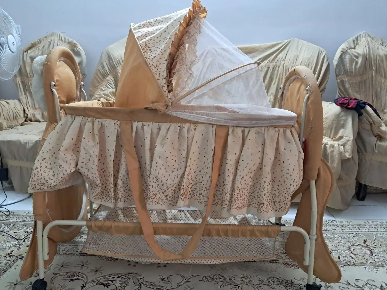 گهواره برقی موزیکال|تخت و صندلی بچه|قم, هفت تیر|دیوار