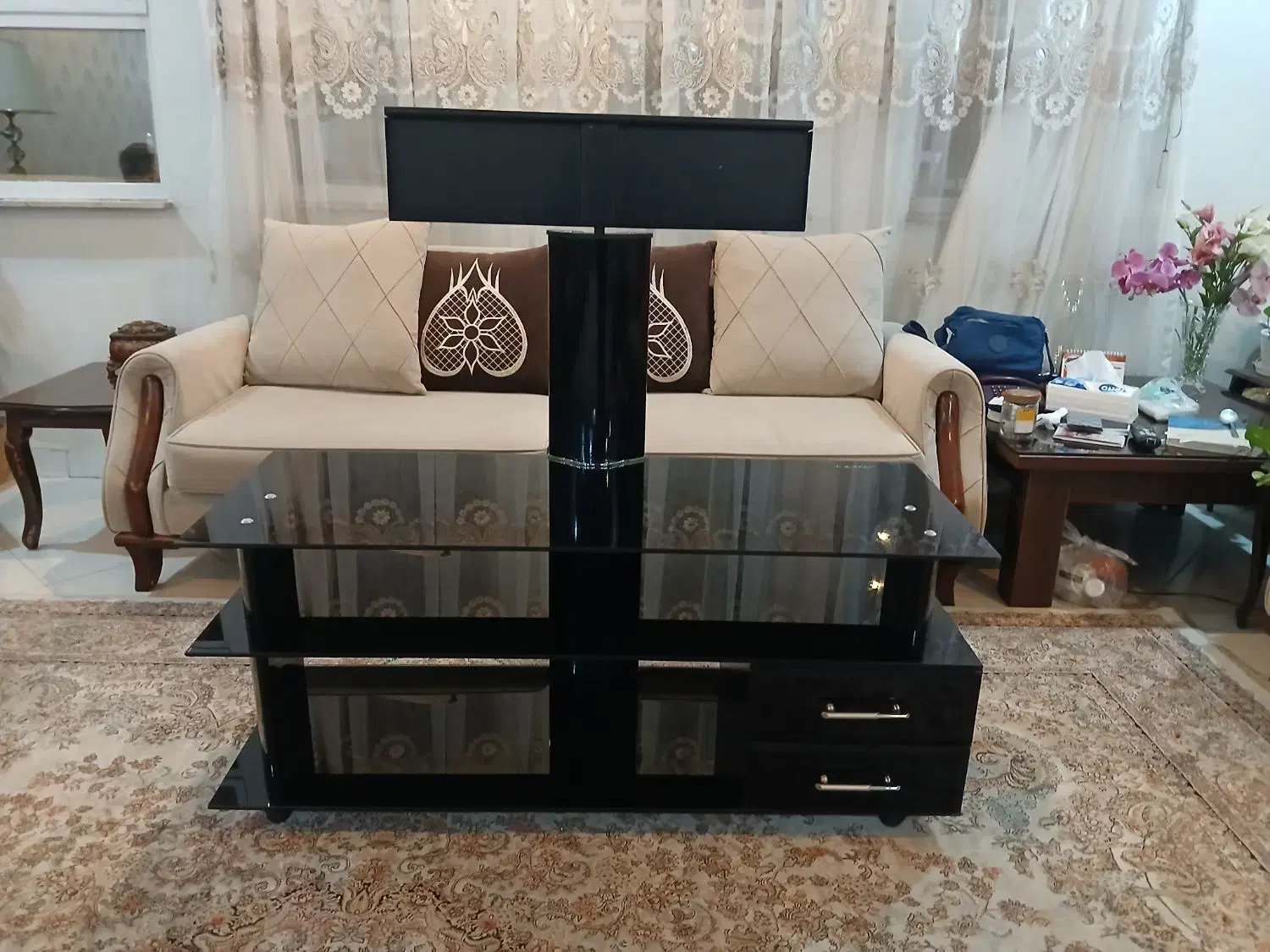 میز تلویزیون شیشه ای سالم|میز تلویزیون|مشهد, شهرآرا|دیوار