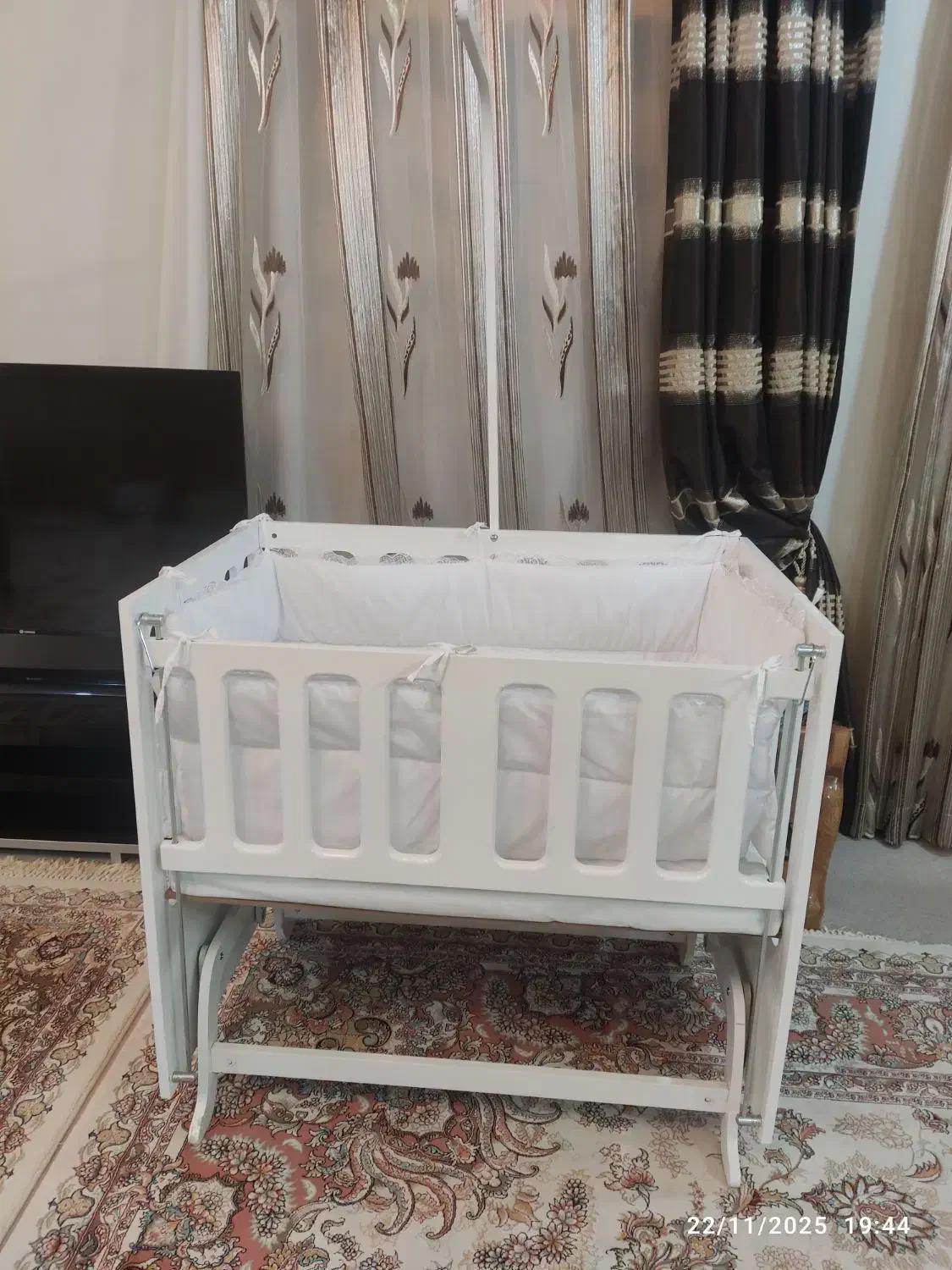 گهواره در حد نو|اسباب و اثاث بچه|صدرا-فارس, فاز ۲|دیوار