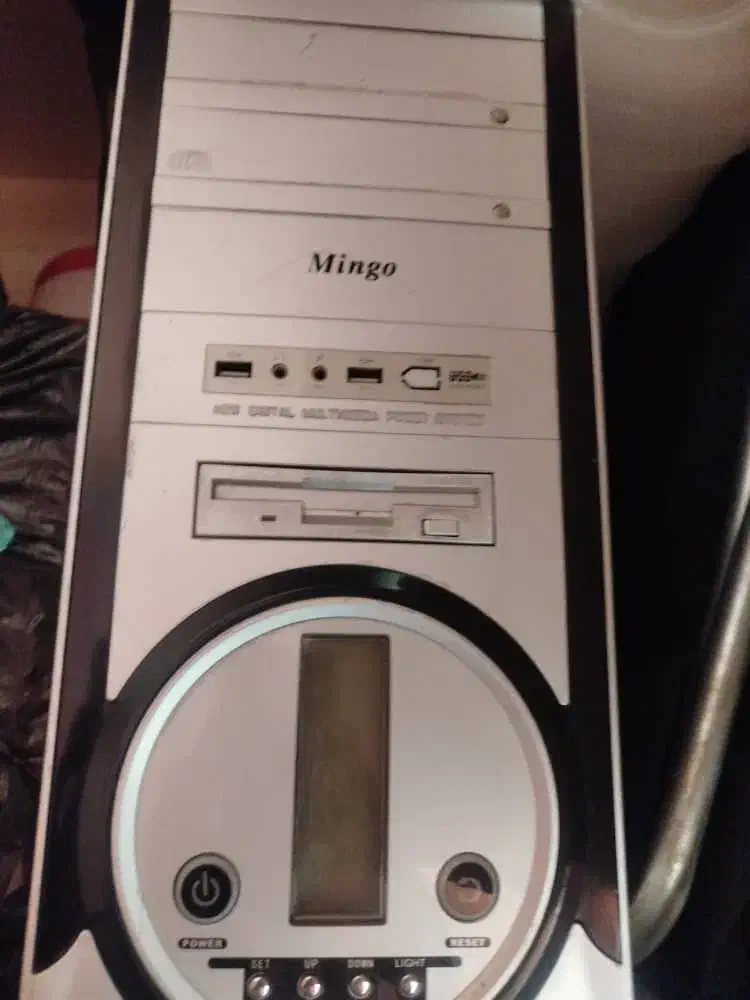 پیسی کامل(مانیتور و کیس و کیبورد و اسپیکر)|رایانه رومیزی|اهواز, کوی باهنر|دیوار