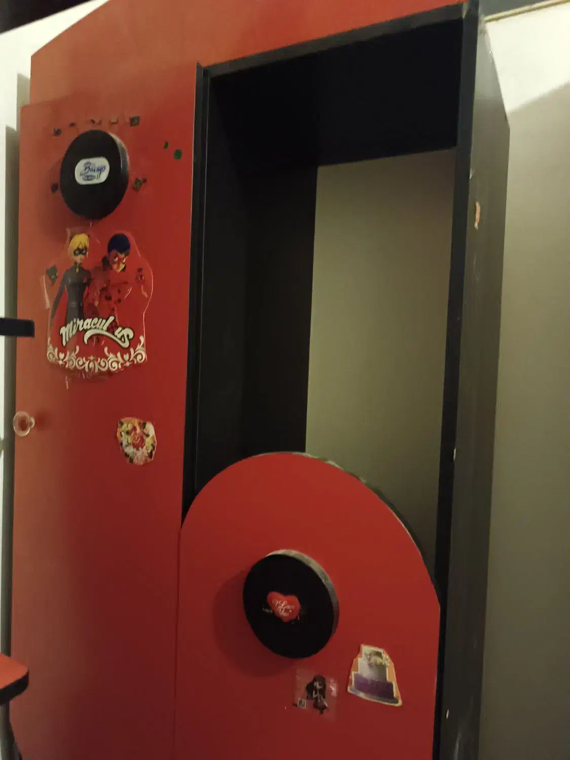 کمد بچه|کالسکه و لوازم جانبی|قرچک, فردیس|دیوار