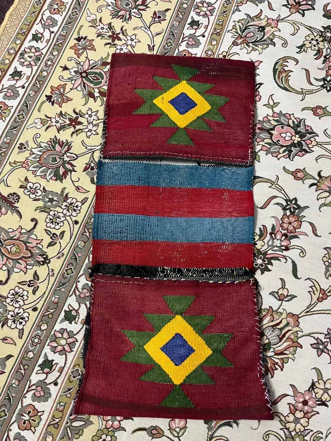 خورجین|گلیم، جاجیم، گبه|قم, منبع آب|دیوار