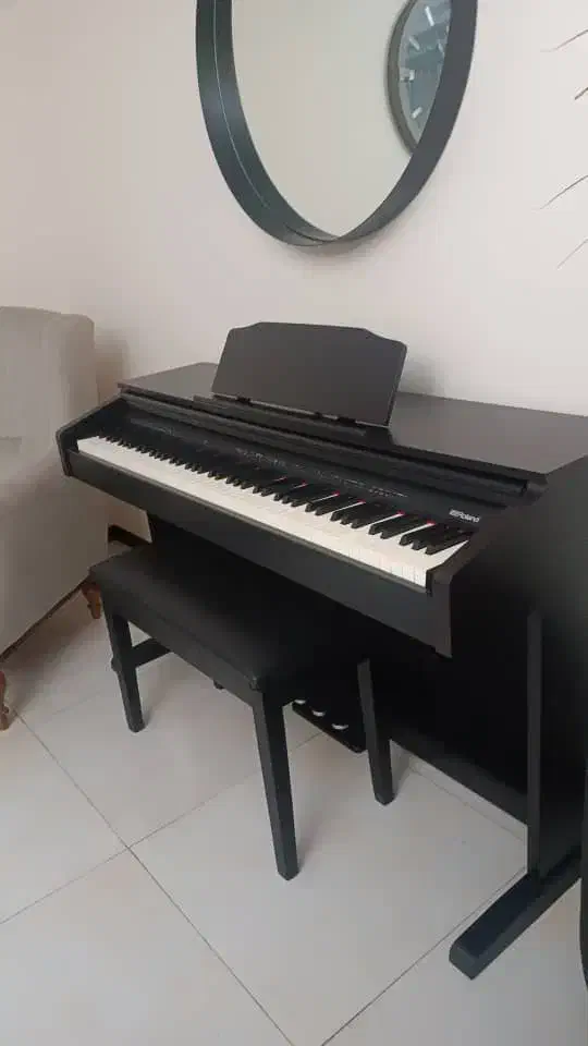 پیانو رولند Roland مدل RP30|پیانو، کیبورد، آکاردئون|تهران, قاسمآباد|دیوار