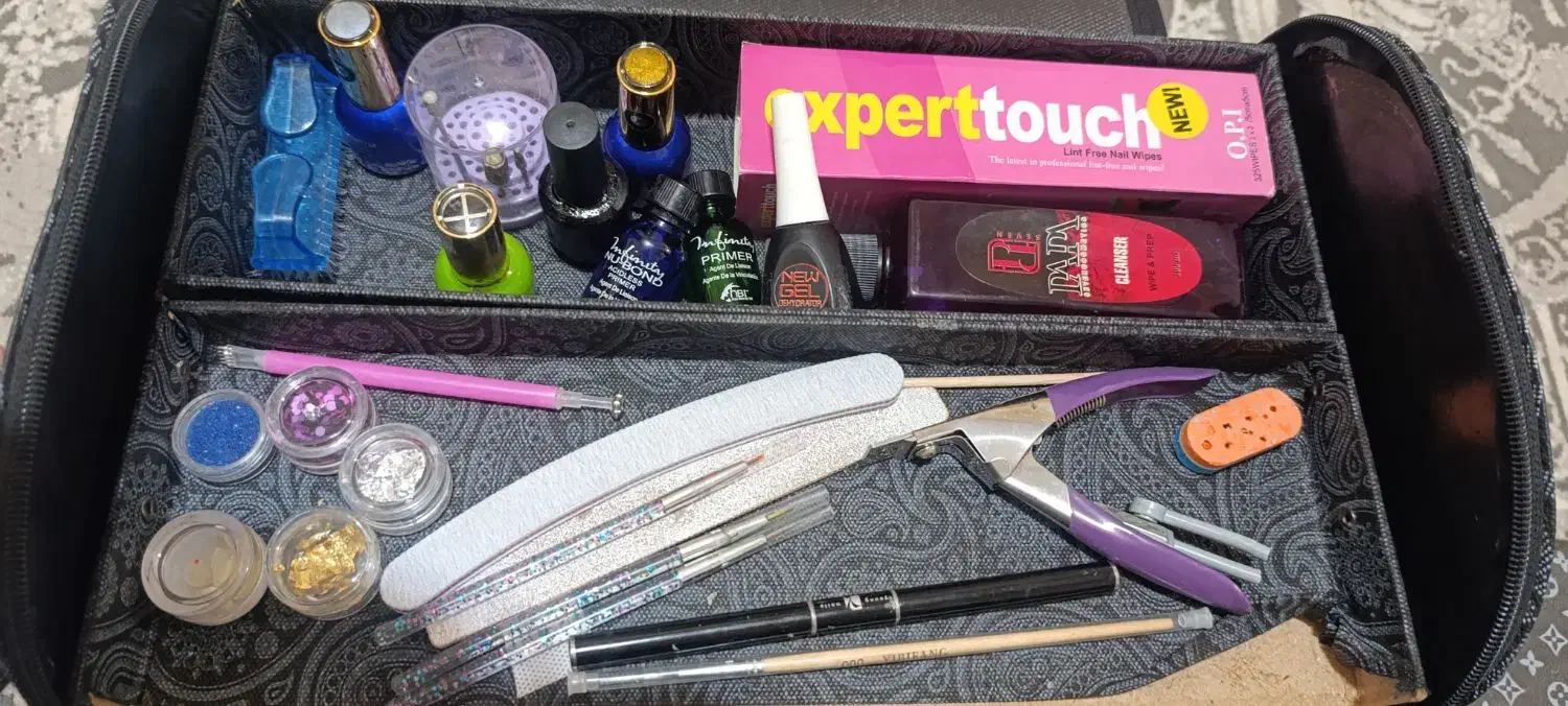 وسایل کاشت ناخن|آرایشی، بهداشتی، درمانی|رشت, کوی طالقانی|دیوار