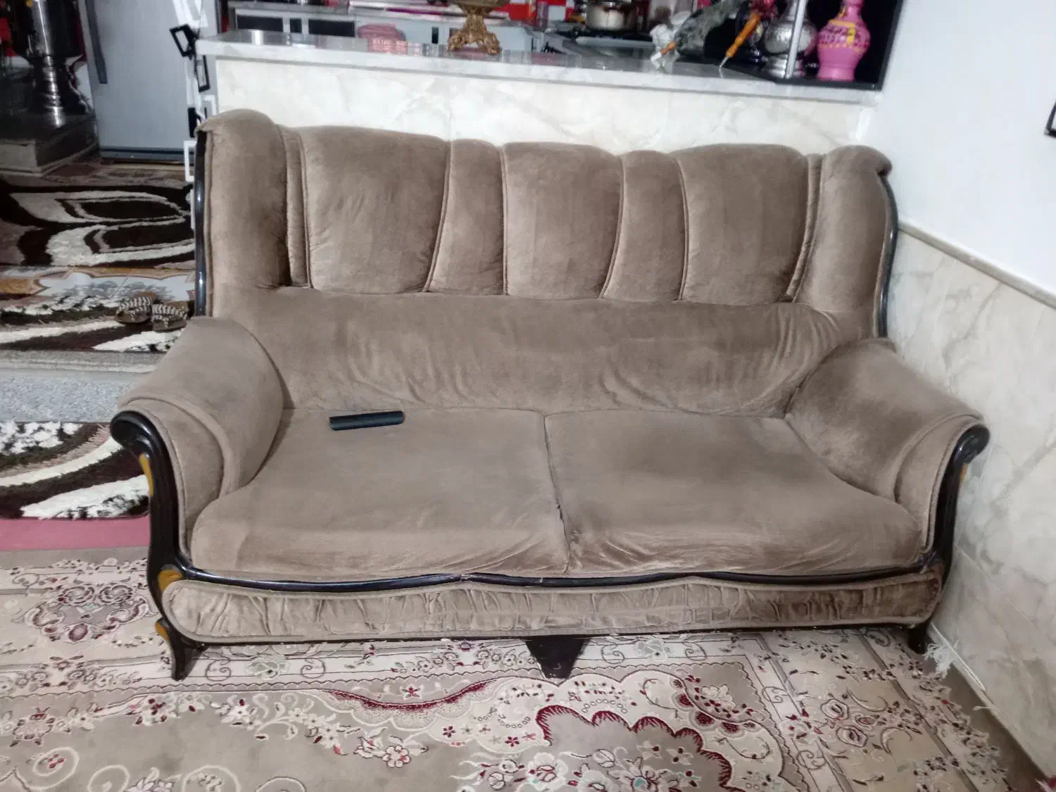 مبل|مبلمان خانگی و میز عسلی|نیشابور, کشتارگاه|دیوار