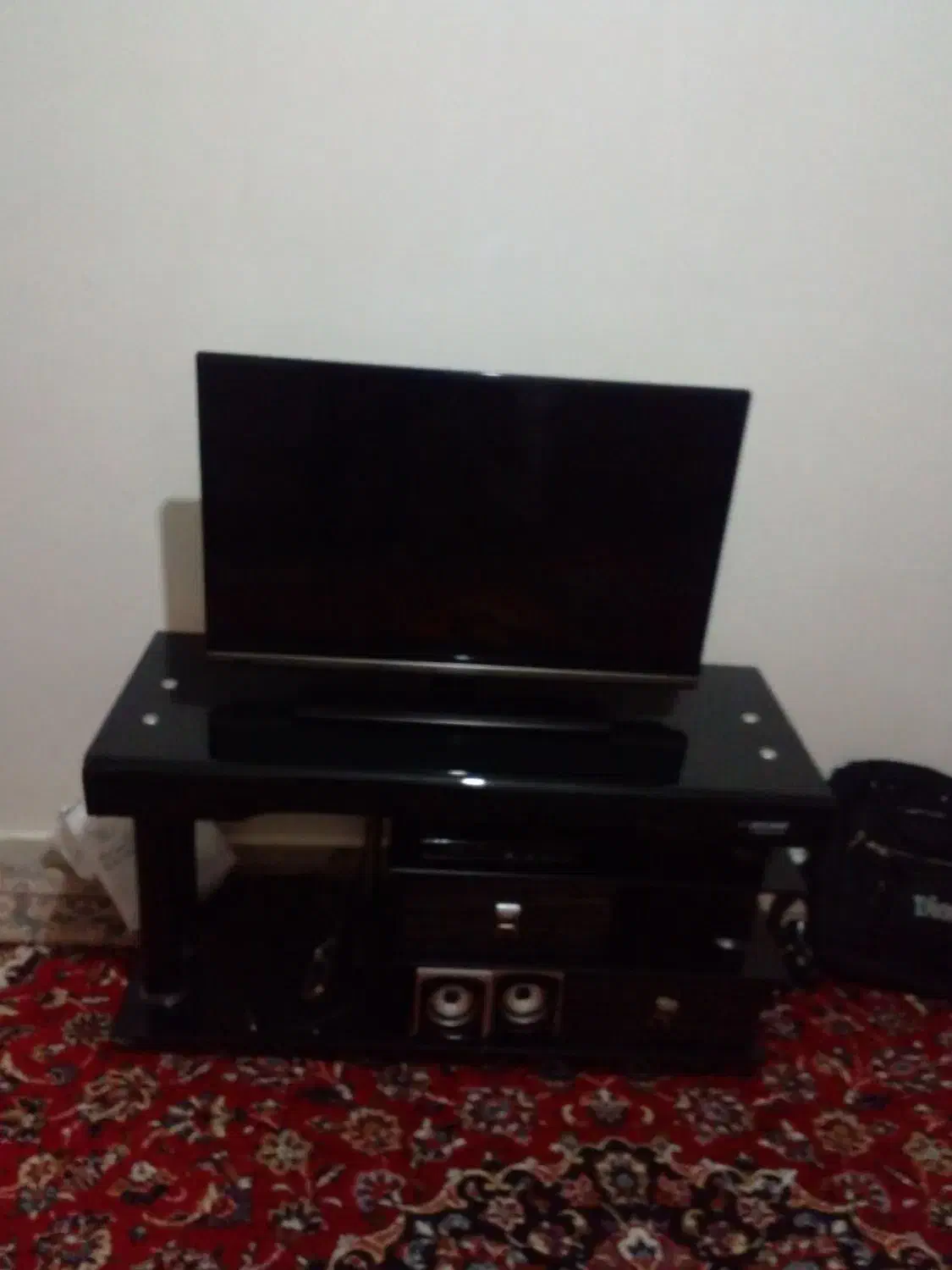 تلویزیون|تلویزیون و پروژکتور|مهاجران, |دیوار