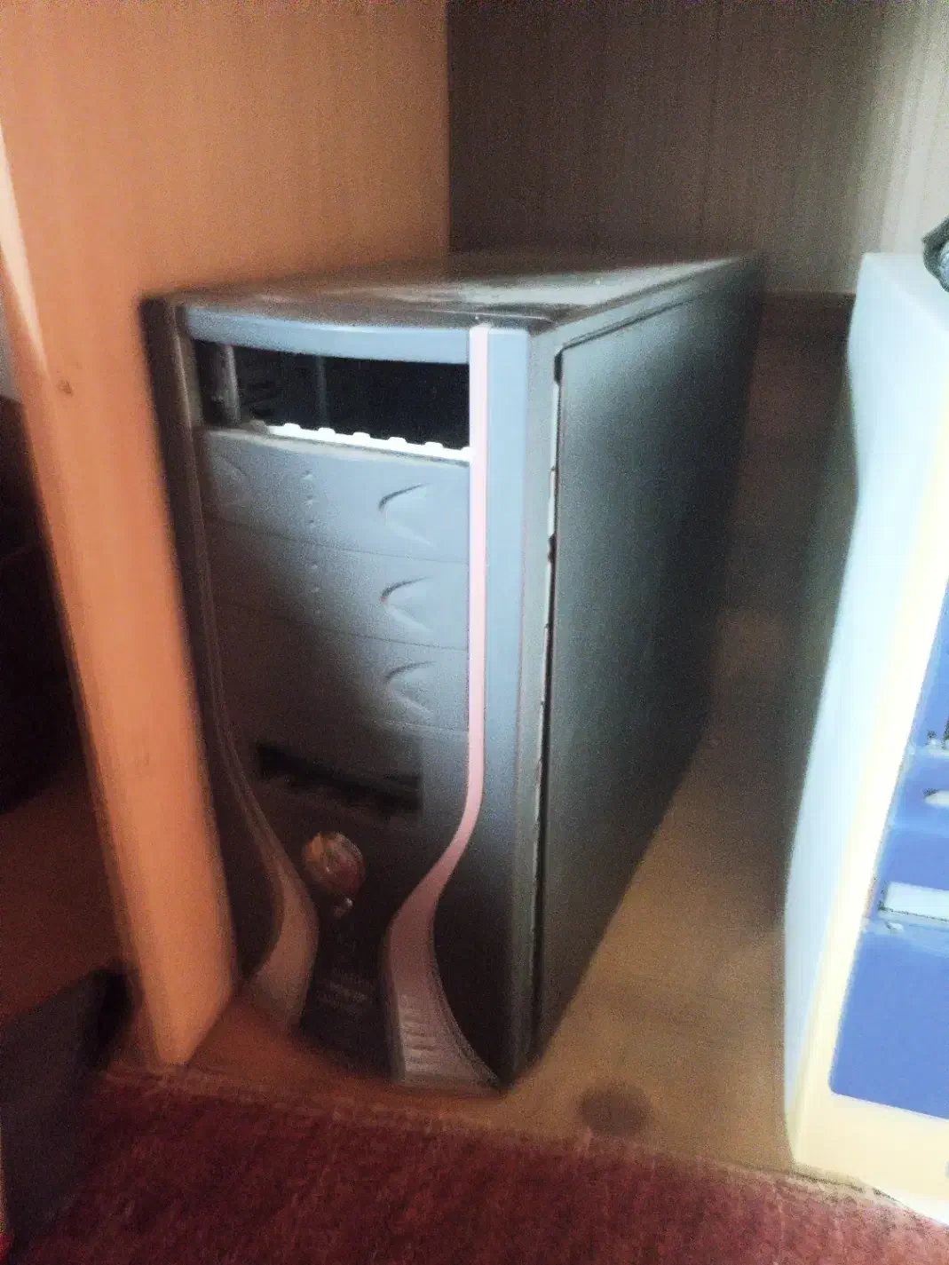 کیس کامپیوتر مشکی|رایانه رومیزی|تالش, هشتپر|دیوار