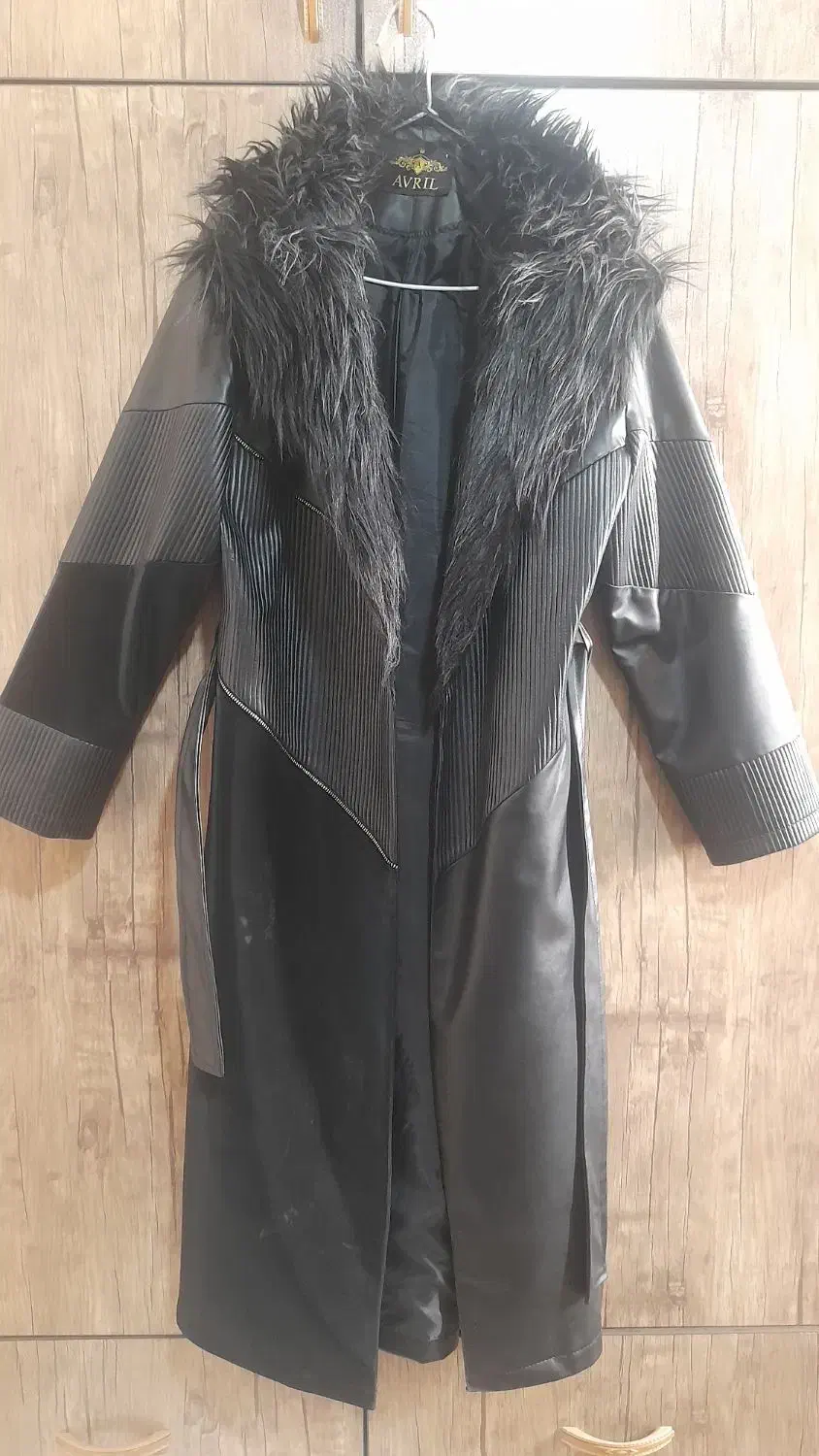 پالتو چرم نو|لباس|ساوه, |دیوار