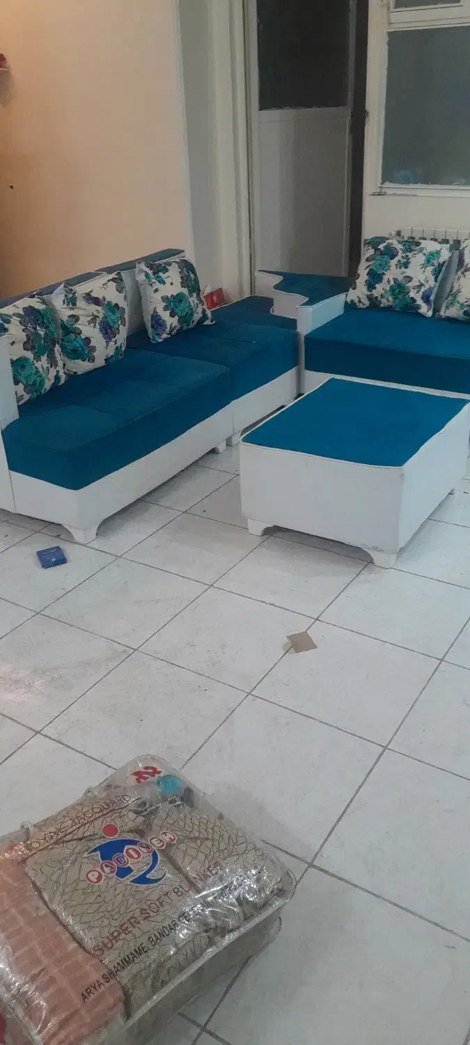 یک دست مبل راحتی ۶نفره|مبلمان خانگی و میز عسلی|تهران, باغ فیض|دیوار