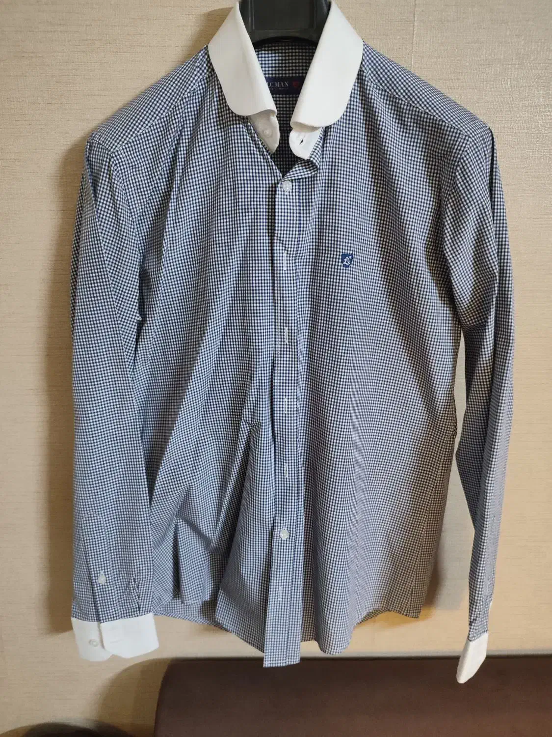 دو عدد کت تک و یک پیراهن|لباس|تهران, سبلان (لشگر)|دیوار