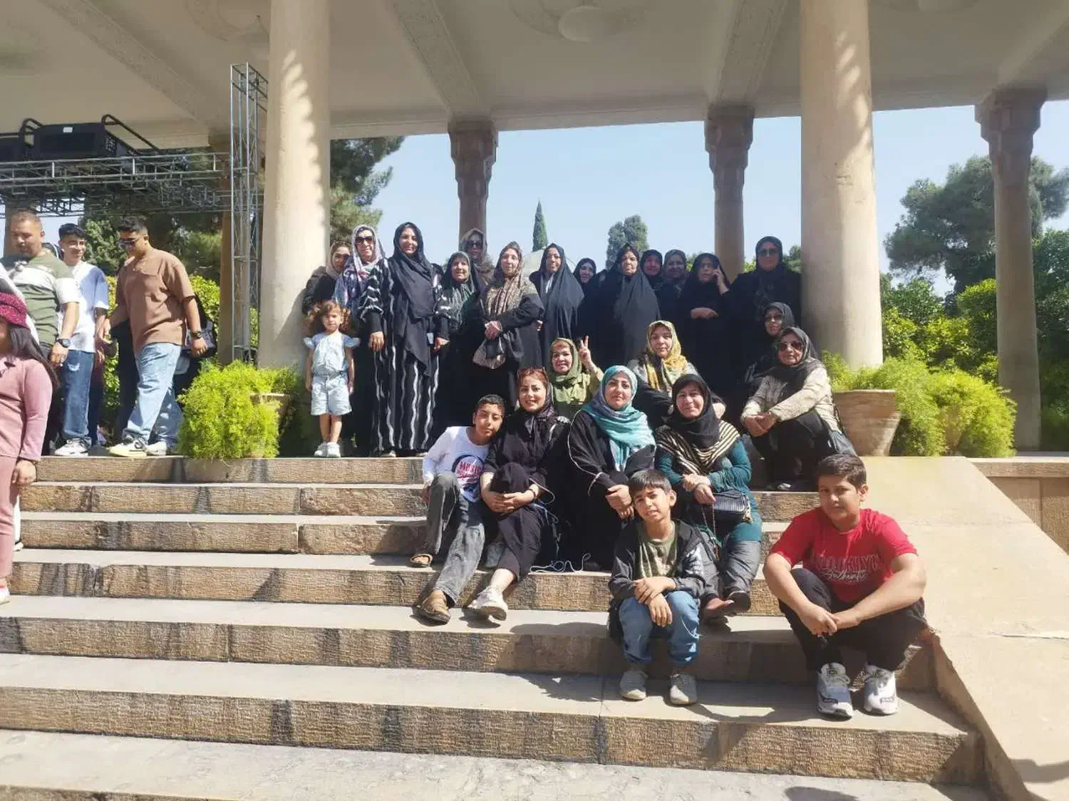 تور شیراز ۲۲ مهرماه  همراه  با بهترین امکانات|تور و چارتر|جرقویه, |دیوار