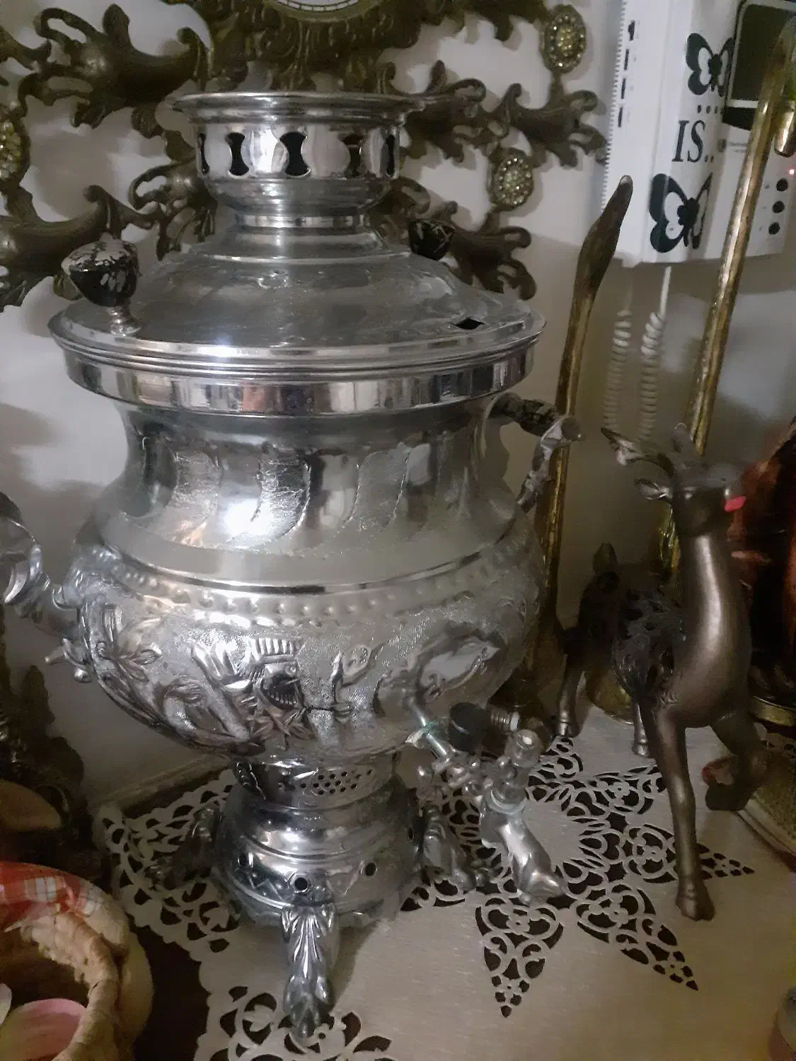 دیواری ساعت برنج روانگرد دار وسایل دیگه هم هس|ساعت دیواری و تزئینی|قرچک, میرزائی جنوبی|دیوار