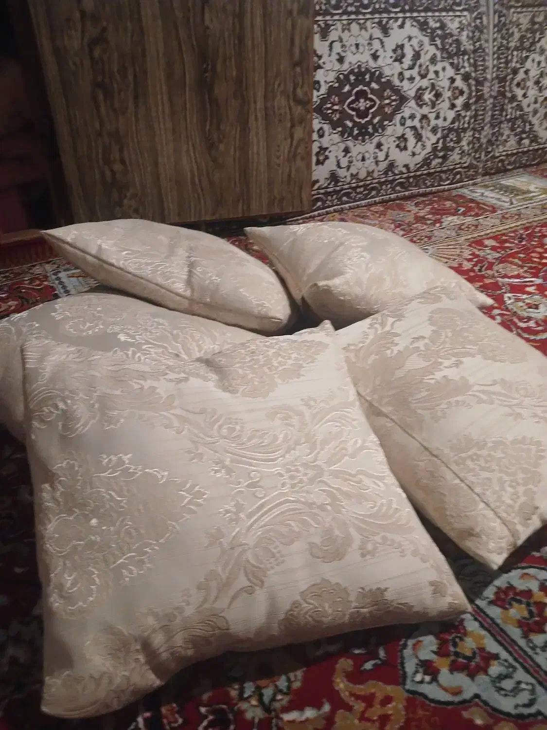 6عدد کوسن شیک وزیبا با بابهترین نوع پارچه|صنایع دستی و سایر لوازم تزئینی|کرمانشاه, |دیوار