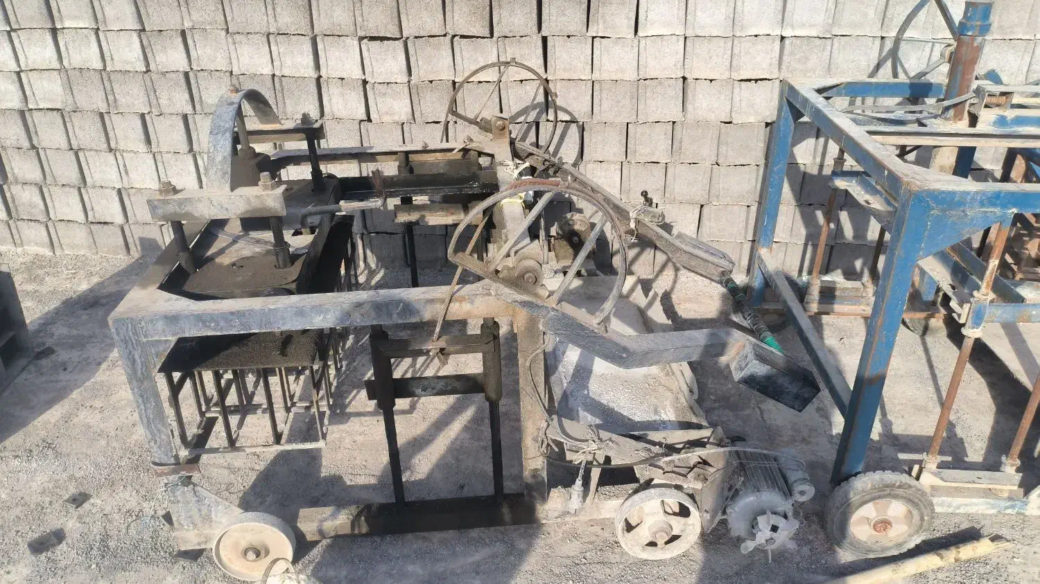 4 عدد دستگاه بلوکه زنی|ماشینآلات صنعتی|مشهد, اروند|دیوار