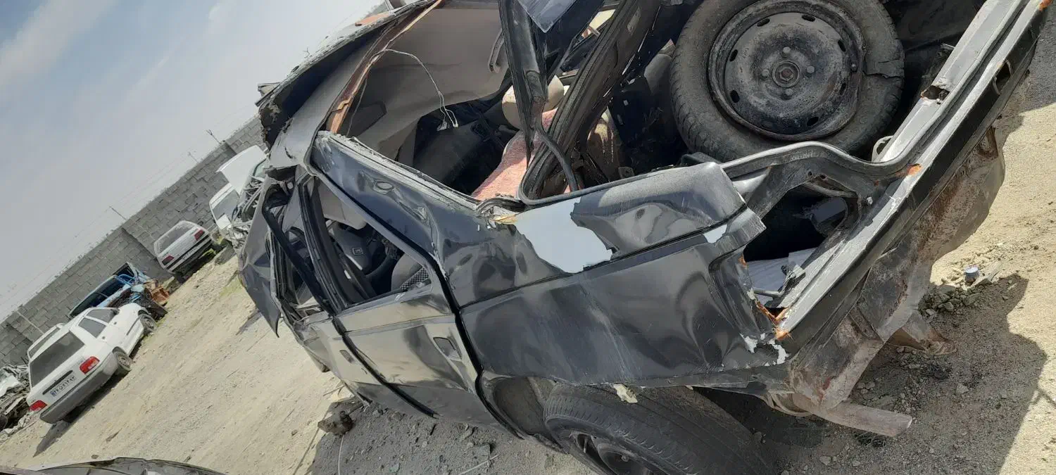 پژو ۴۰۵رنگ مشکی تصادفی مدل ۸۵ رنگ مشکی|خودرو سواری و وانت|کهنوج, |دیوار