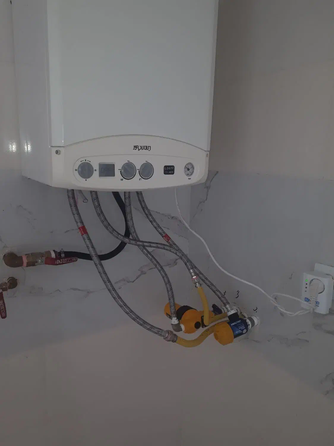 تعمیرات پکیج .استخر .جکوزی . موتورخانه .اسپیلت|آبگرمکن، پکیج، شوفاژ|داراب, |دیوار